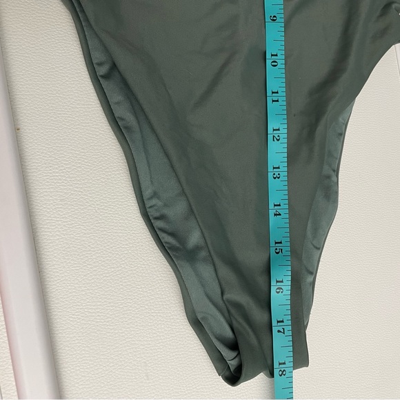 Aerie scoop back one piece swimsuit - Picture 5 of 9